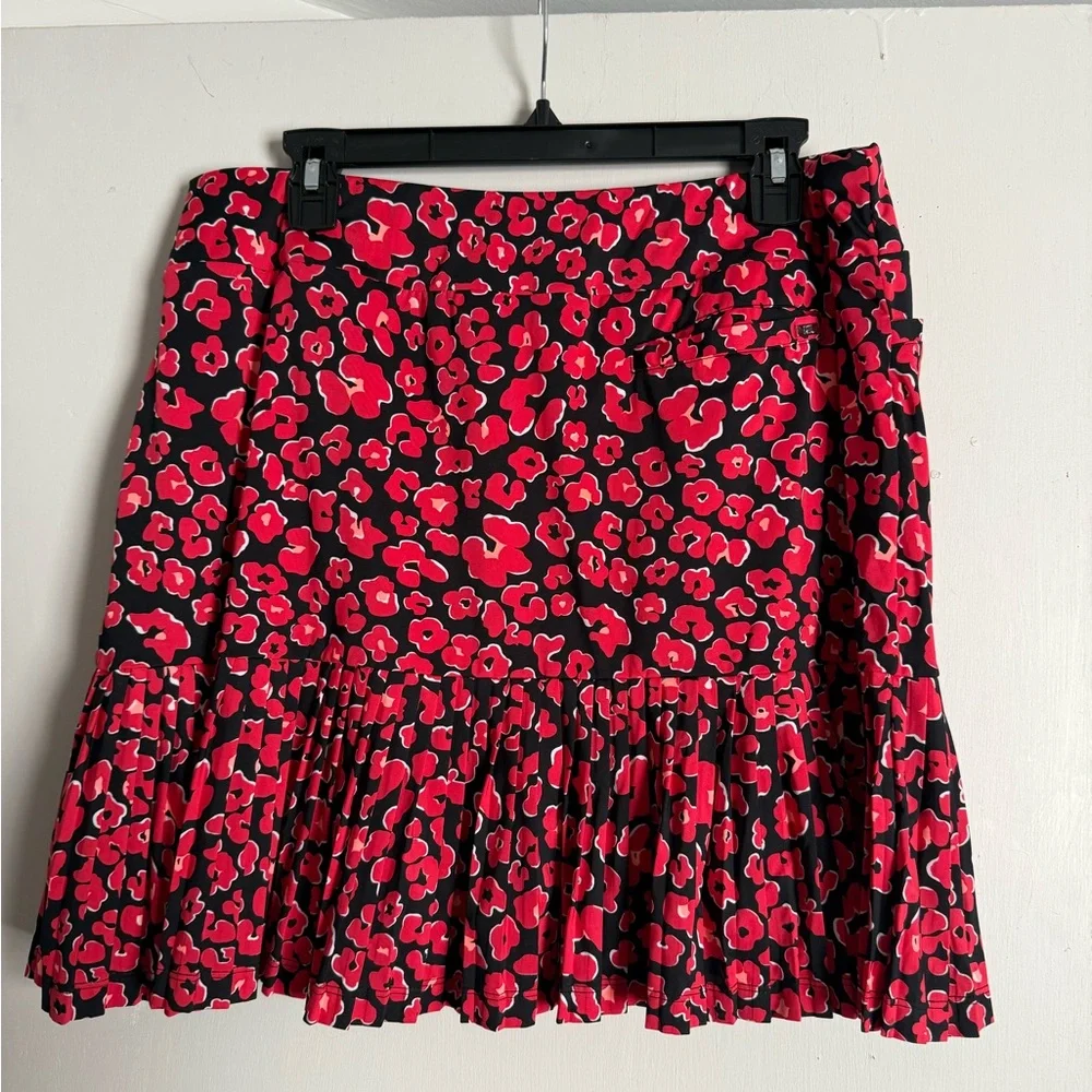 Tail Black skort with Red leopard Print and Pleated Hem - Picture 3 of 3